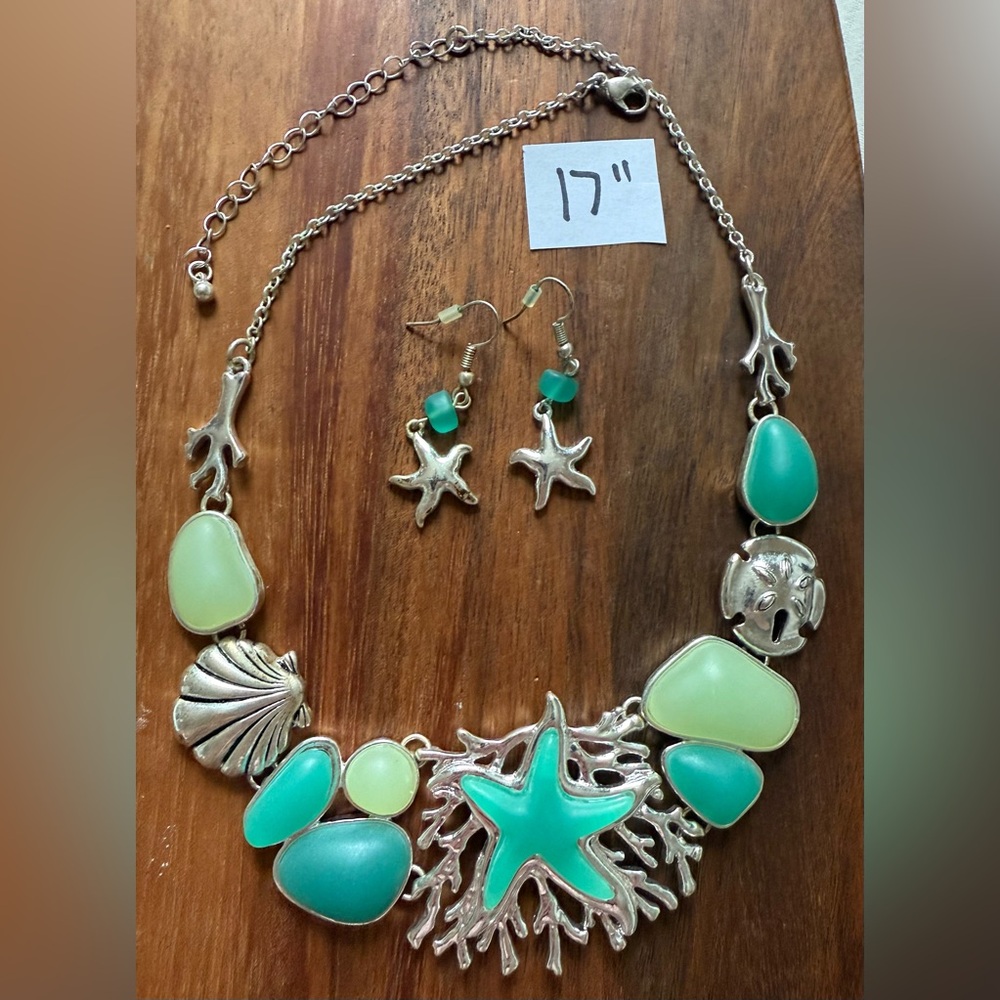 Beach Silver Tone and Teal Green Starfish Necklace and Earrings Set Shells